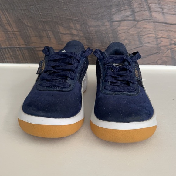 Puma - Picture 2 of 5